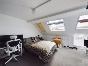 bed 6 - click for photo gallery